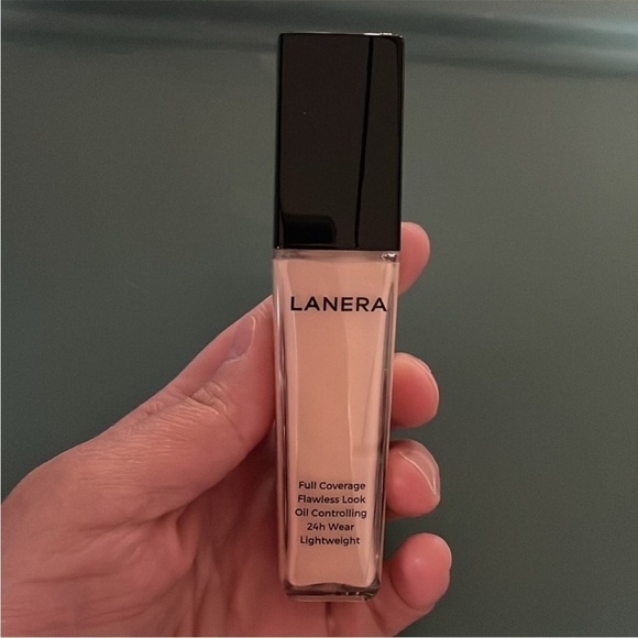 Lanera full coverage soft matte liquid foundation in ivory - Picture 5 of 7
